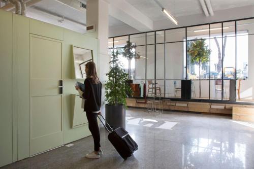 Bed and Boarding - Hostel