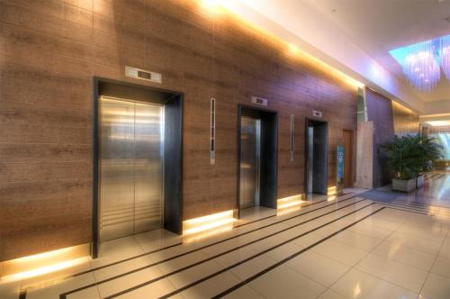 Holiday Inn Express Manila Newport City