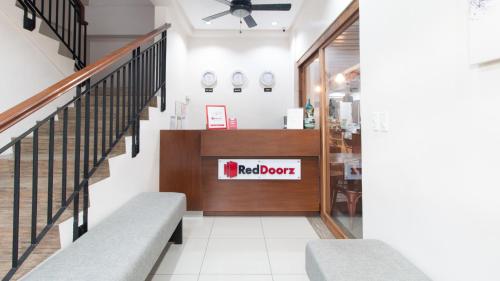 RedDoorz Plus @ Diola Villamonte Bacolod