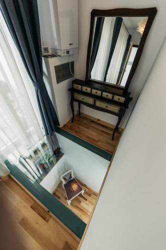 Yellow Boot Aparthotel