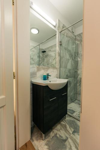 Yellow Boot Aparthotel