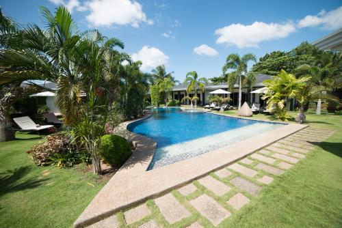 Alona Royal Palm Resort and Restaurant