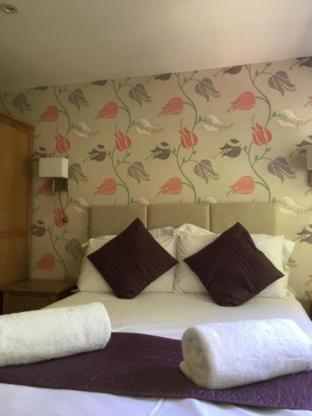 George Hotel