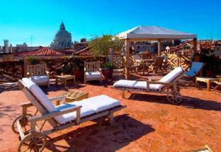 Hotel Saturnia & International