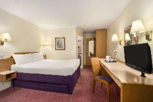 Super 8 by Wyndham Chester East