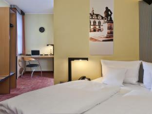 TRYP by Wyndham Halle