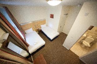 The Maiden Oval Hotel