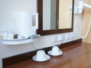 The Maiden Oval Hotel