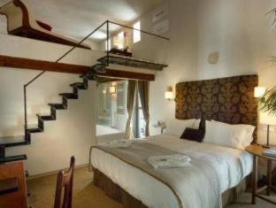 Hotel V