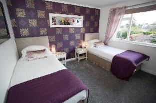 Holly Lodge Guest House