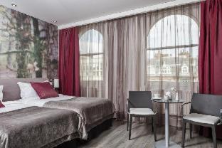 The Queen's Gate Hotel