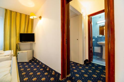 Hotel Cetate Imparatul Romanilor