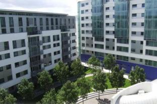 Marlin Apartments Empire Square