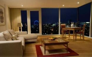 Marlin Aldgate Tower Bridge