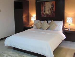 Oyster Plaza Hotel