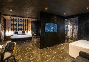 H Hotel