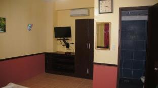 MB's Garden Inn