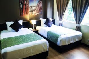 The Studio 18 Residences