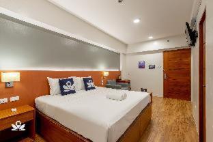 IHotel Uptown BGC