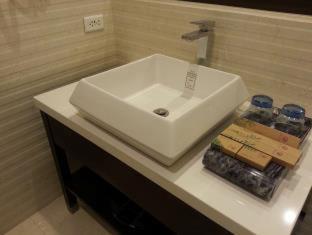 Golden Phoenix Hotel Manila