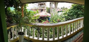 Guanna's Place Room And Resto Bar