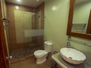 Oasis Resort and Spa