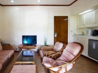 El Galleon Beach Resort