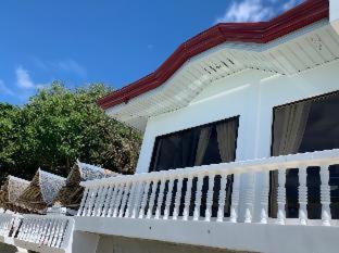 Luna Oslob Travellers Inn