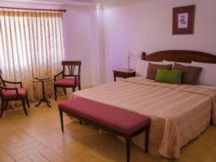 Tagaytay Country Hotel