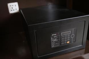 Regency Grand Suites