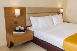 Royce Hotel & Casino