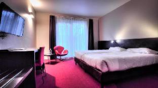 Utopia Hotel