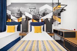 D8 Hotel