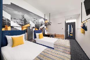 D8 Hotel