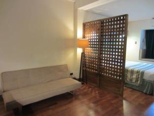 Microtel by Wyndham South Forbes