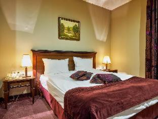 Yantra Grand Hotel