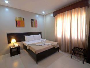 Holiday Suites