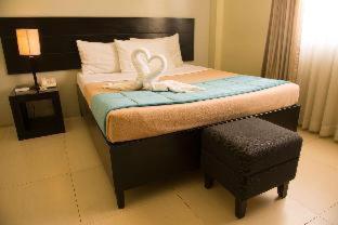 Holiday Suites