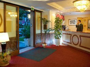 Club House Hotel