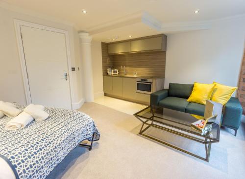 Riverside Studio Apartments Close To City Centre