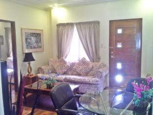 Foxy’s Beach Resort