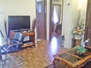 Foxy’s Beach Resort