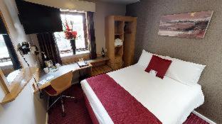 Pendulum Hotel