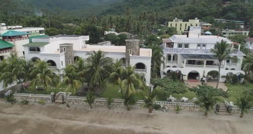 Squares Cafe and Apartments