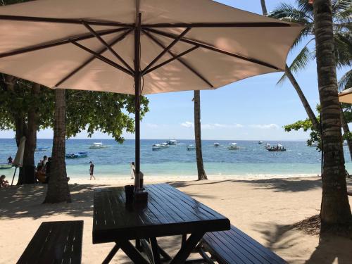 Pyramid Beach Resort