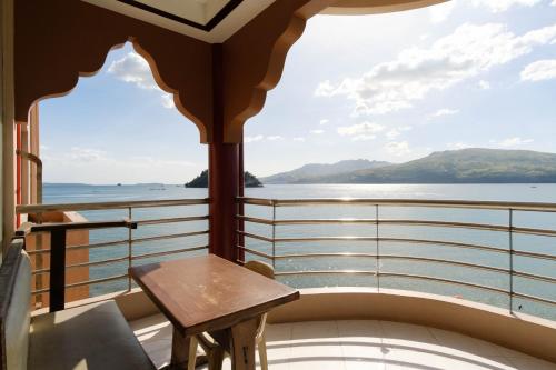 Seaborne Hotel by RedDoorz