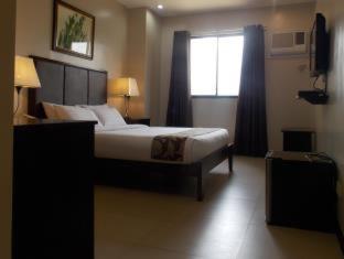 Main Hotel & Suites