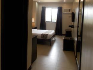 Main Hotel & Suites