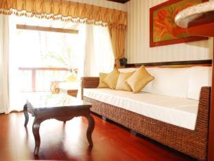 Red Coconut Beach Hotel