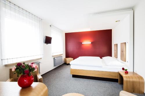 Global Inn